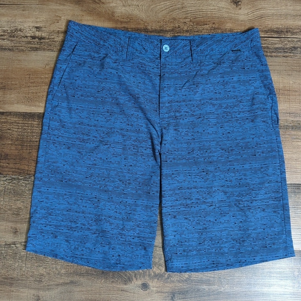 Travis Mathew Lightweight Golf Shorts Size 36 x 10" in Blue with Black Patterns